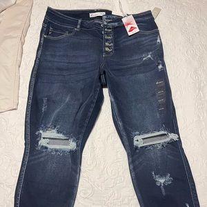 Brand new only tried on. Didn’t fit me right